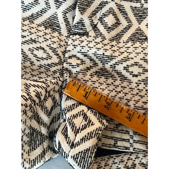 Merona Women's Chino Shorts Size 4 White Black Textured 3" Inseam Low Rise - Picture 7 of 7